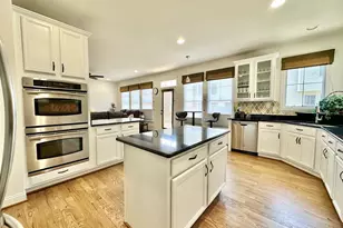 5643 Tower Hill Cir, Alexandria, VA 22315 - Photo 9