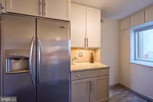 5903 Mt Eagle Dr, Alexandria, VA 22303 - Photo 9