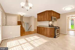10907 Paynes Church Dr, Fairfax, VA 22032 - Photo 11