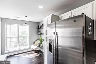 8201 Crossbrook Ct, Lorton, VA 22079 - Photo 5