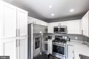 8201 Crossbrook Ct, Lorton, VA 22079 - Photo 3