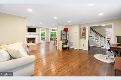 8153 Ships Curve Lane, Springfield, VA 22153 - Photo 7