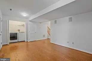 8034 Horseshoe Cottage Cir, Lorton, VA 22079 - Photo 29