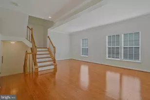 8034 Horseshoe Cottage Cir, Lorton, VA 22079 - Photo 11