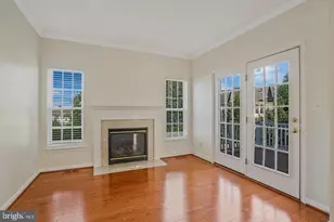 8034 Horseshoe Cottage Cir, Lorton, VA 22079 - Photo 7