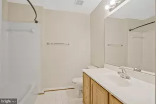 8034 Horseshoe Cottage Cir, Lorton, VA 22079 - Photo 25
