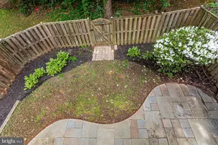 9348 McCarthy Woods Ct, Burke, VA 22015 - Photo 9