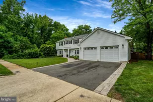 13008 Melville Ln, Fairfax, VA 22033 - Photo 3
