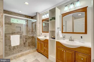 13008 Melville Ln, Fairfax, VA 22033 - Photo 35