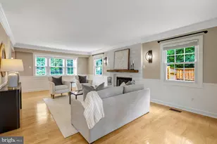 13008 Melville Ln, Fairfax, VA 22033 - Photo 23