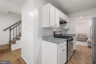 14492 Four Chimney Dr, Centreville, VA 20120 - Photo 5