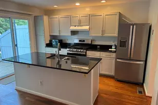 12097 Edgemere Cir, Reston, VA 20190 - Photo 11