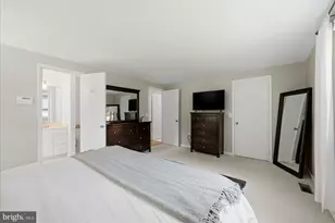 8112 Revatom Ct, Dunn Loring, VA 22027 - Photo 13