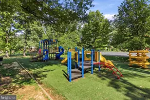 8002 Le Havre Pl, Falls Church, VA 22042 - Photo 19