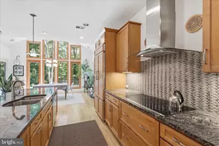 9492 Oak Falls Ct, Great Falls, VA 22066 - Photo 21