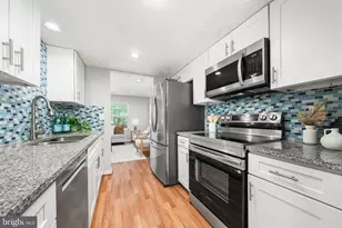 6322 Lightburn Ct, Centreville, VA 20121 - Photo 5