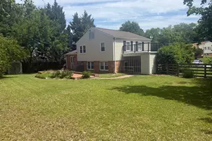 8512 Doyle Dr, Alexandria, VA 22308 - Photo 3