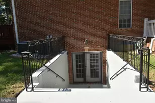 12511 Rochester Dr, Fairfax, VA 22030 - Photo 105