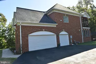 12511 Rochester Dr, Fairfax, VA 22030 - Photo 3