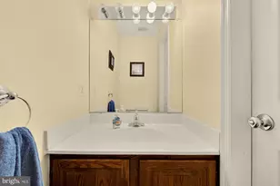 14121 Starbird Ct, Centreville, VA 20121 - Photo 9