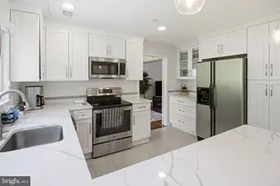 1509 Farsta Ct, Reston, VA 20190 - Photo 5