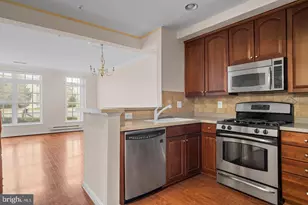 4610 Battenburg Ln, Fairfax, VA 22030 - Photo 5
