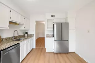 14516 Oak Cluster Dr, Centreville, VA 20120 - Photo 11