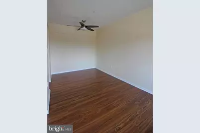 200 Locust Street SE #405, Vienna, VA 22180 - Photo 5