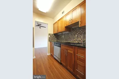 200 Locust Street SE #405, Vienna, VA 22180 - Photo 3