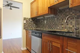 200 Locust St SE, Vienna, VA 22180 - Photo 3