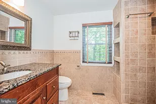 6466 Oakwood Dr, Falls Church, VA 22041 - Photo 23