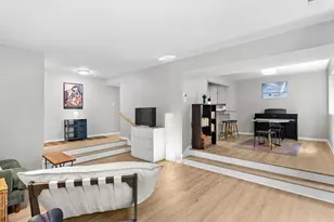 1668 Parkcrest Cir, Reston, VA 20190 - Photo 15