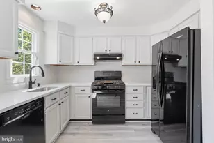 7833 Colonial Springs Blvd, Alexandria, VA 22306 - Photo 5
