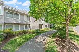 11741 Summerchase Cir, Reston, VA 20194 - Photo 3
