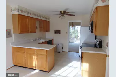 4901 Asquith Court, Fairfax, VA 22032 - Photo 9