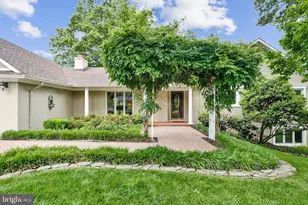1102 Clover Dr, McLean, VA 22101 - Photo 3
