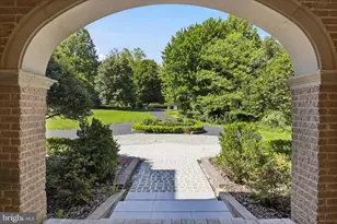 10911 Belgravia Ct, Great Falls, VA 22066 - Photo 13