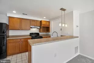 4324 Pembrook Village Dr, Alexandria, VA 22309 - Photo 7