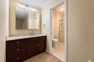 9693 Scotch Haven Dr, Vienna, VA 22181 - Photo 9
