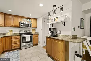 11170 Forest Edge Dr, Reston, VA 20190 - Photo 13