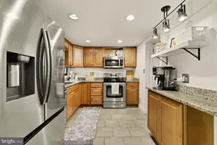 11170 Forest Edge Dr, Reston, VA 20190 - Photo 11