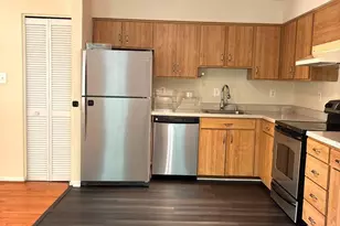 10050 Wood Sorrels Ln, Burke, VA 22015 - Photo 5