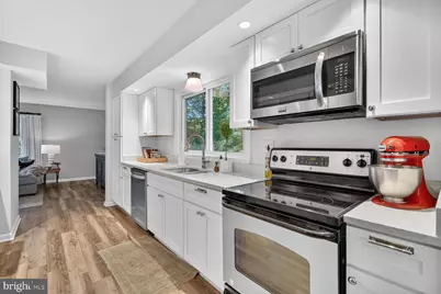 11201 Wedge Drive, Reston, VA 20190 - Photo 7