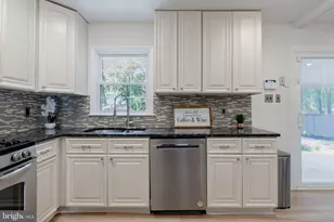 7810 Hayfield Rd, Alexandria, VA 22315 - Photo 25