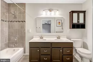 14346 Stonewater Ct, Centreville, VA 20121 - Photo 25