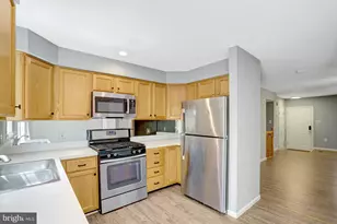 3009 Heritage Springs Ct, Alexandria, VA 22306 - Photo 5