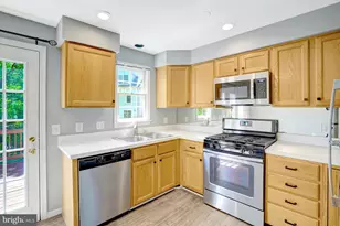 3009 Heritage Springs Ct, Alexandria, VA 22306 - Photo 3