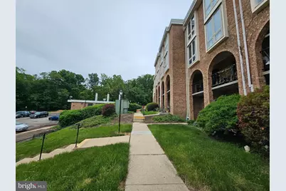 2621 Wagon Dr, Alexandria, VA 22303 - Photo 3