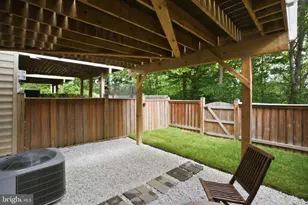 8133 Dove Cottage Ct, Lorton, VA 22079 - Photo 33
