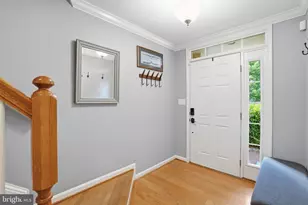 8133 Dove Cottage Ct, Lorton, VA 22079 - Photo 3